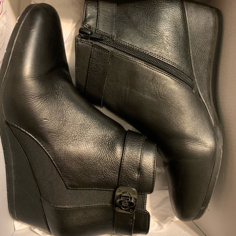 Black wedge Booties